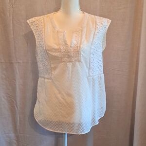 White lace top, GUC, sleeveless, Summer, 100% polyester
